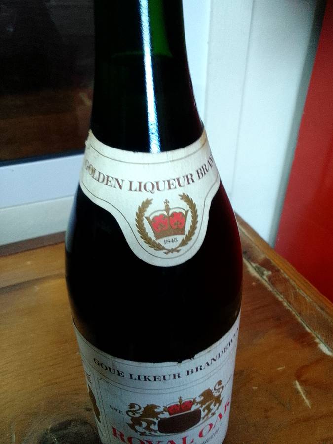 Vintage Royal Oak Golden Liqueur Brandy / Goue Likeur Brandewyn - Sealed