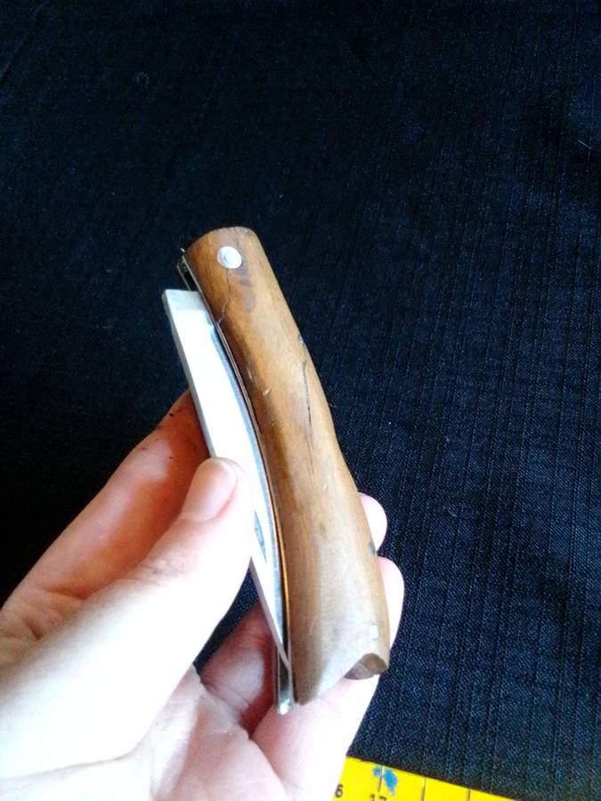 Beautiful Pocket Knife with Wooden Handle in Excellent Condition L: 190mm