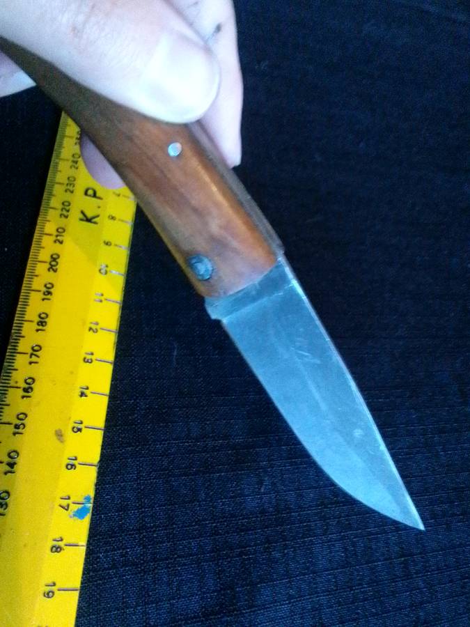 Beautiful Pocket Knife with Wooden Handle in Excellent Condition L: 190mm