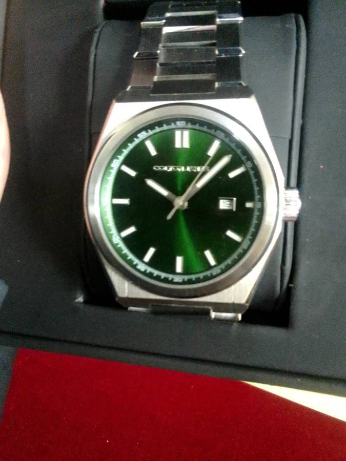 Stunning Colton James Premium Marverick Mens Wrist Watch - Quartz Version - Silver / Emerald Green