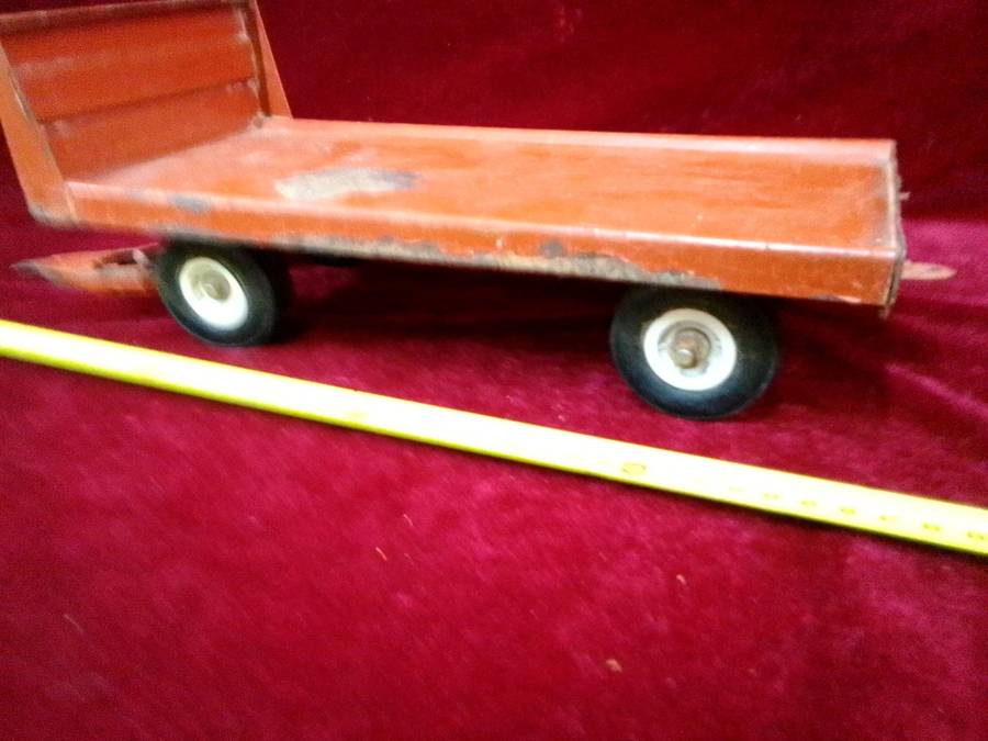 Vintage Metal Toy Red Vetsak Trailer - L45 x B14.5 x H13.5