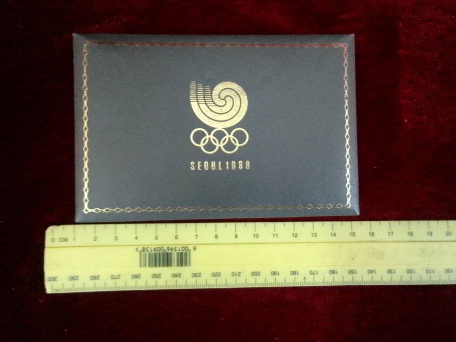 Beautiful Vintage Seoul 1988 Event Olympics Fan Apparel & Souvenirs Medallions- Good Condition