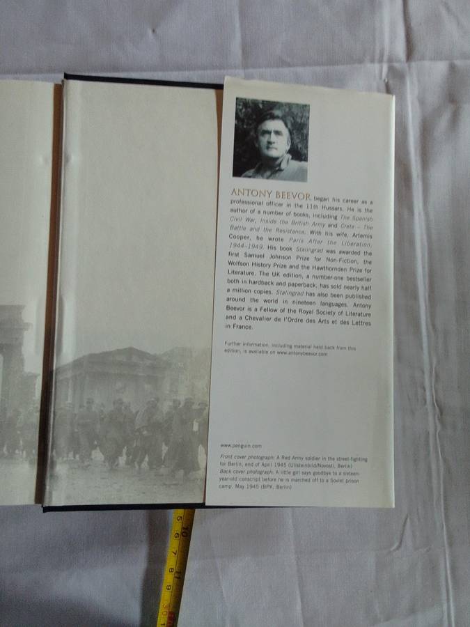 Berlin - The Downfall 1945 By Antony Beevor - Good Condition