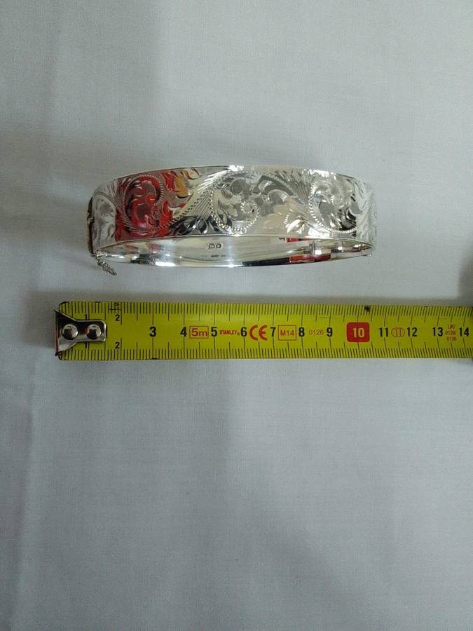 Beautiful Vintage Hallmarked Solid Sterling Silver Engraved Hinged Clasp Bangle 57.6g-Good Condition