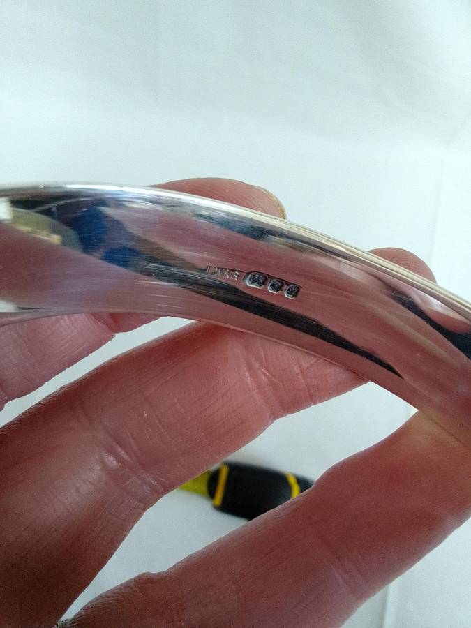 Beautiful Vintage Hallmarked Solid Sterling Silver Engraved Hinged Clasp Bangle 57.6g-Good Condition