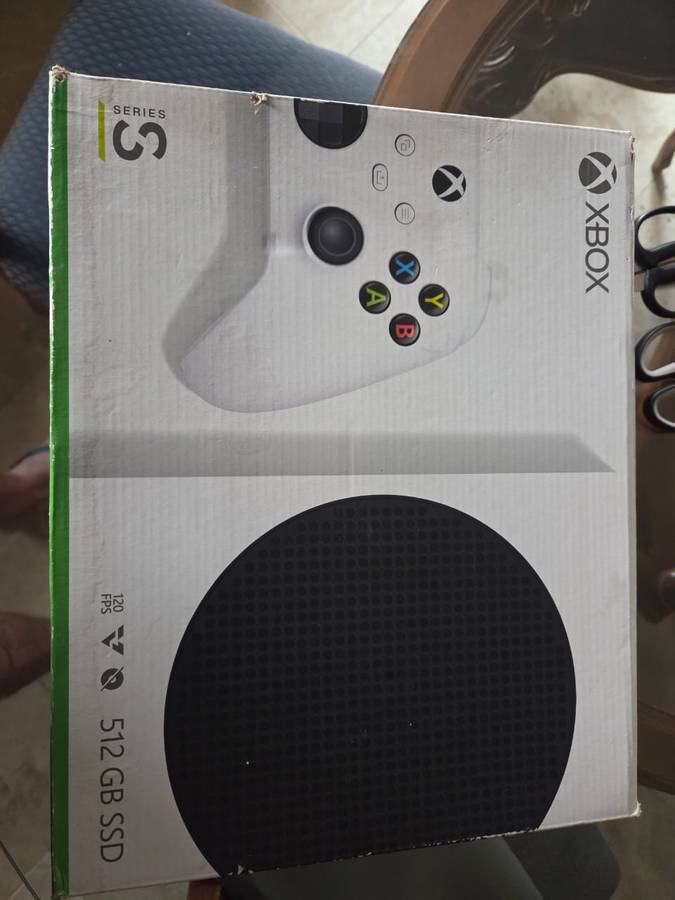 Xbox Series S 512GB Next-Gen Gaming Bundle with 3 Controllers