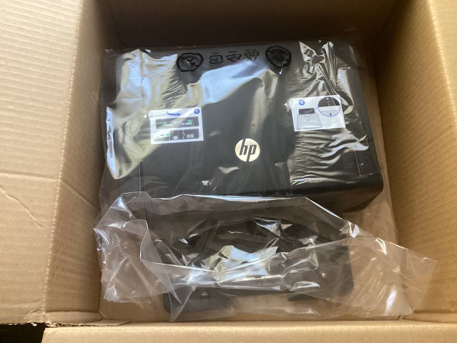 New HP A7E36AA docking station with new charger