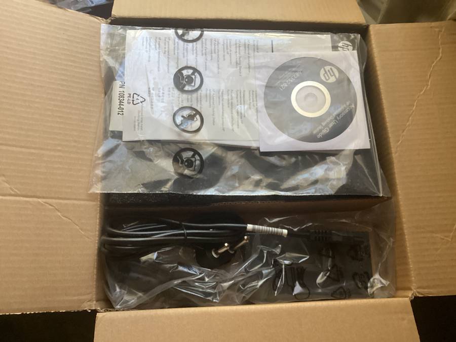 New HP A7E36AA docking station with new charger