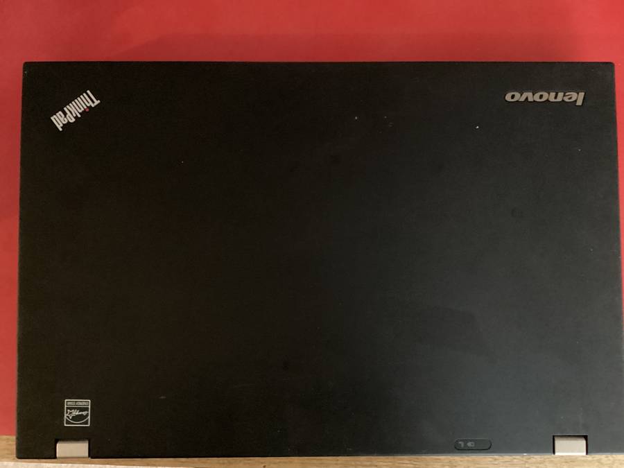 Lenovo T520 laptop for spare /repair similar to pic but no keyboard