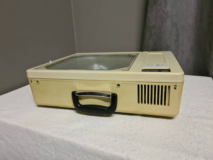 ELMO HP-285P Projector