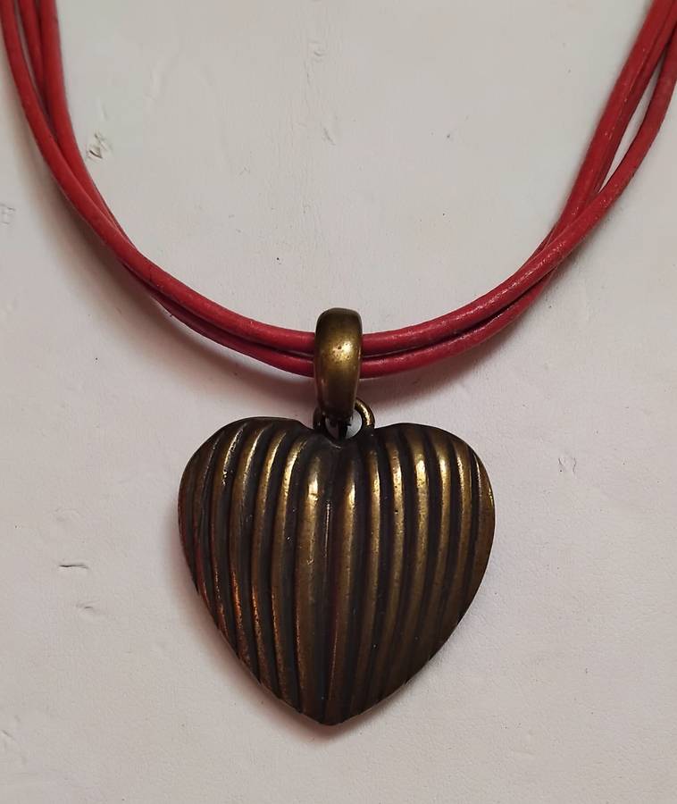 Miglio leather necklace with heart enhancer