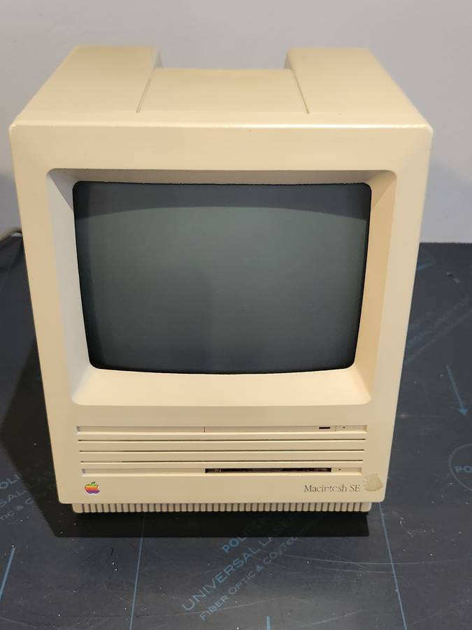 Apple Macintosh SE