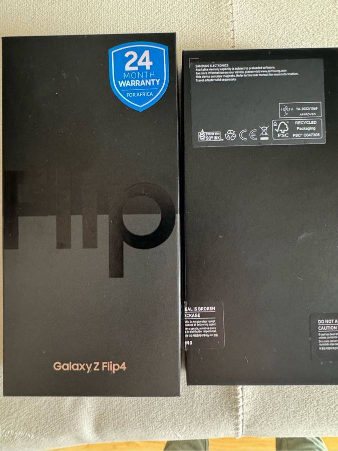 Samsung Galaxy Z Flip 4 256GB Smartphone - rose gold