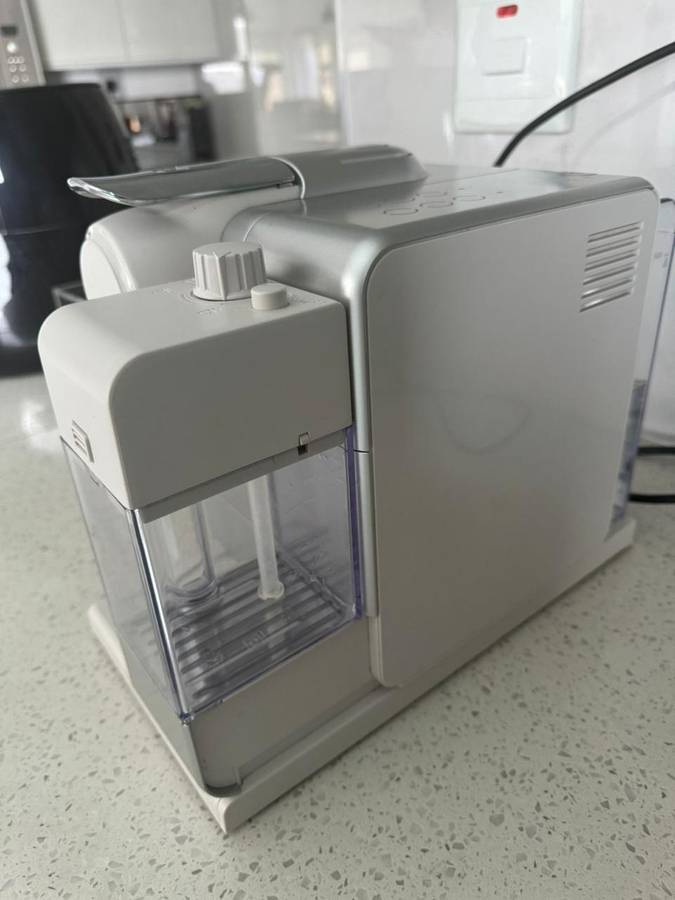 Nespresso - Lattissima Touch Coffee Machine