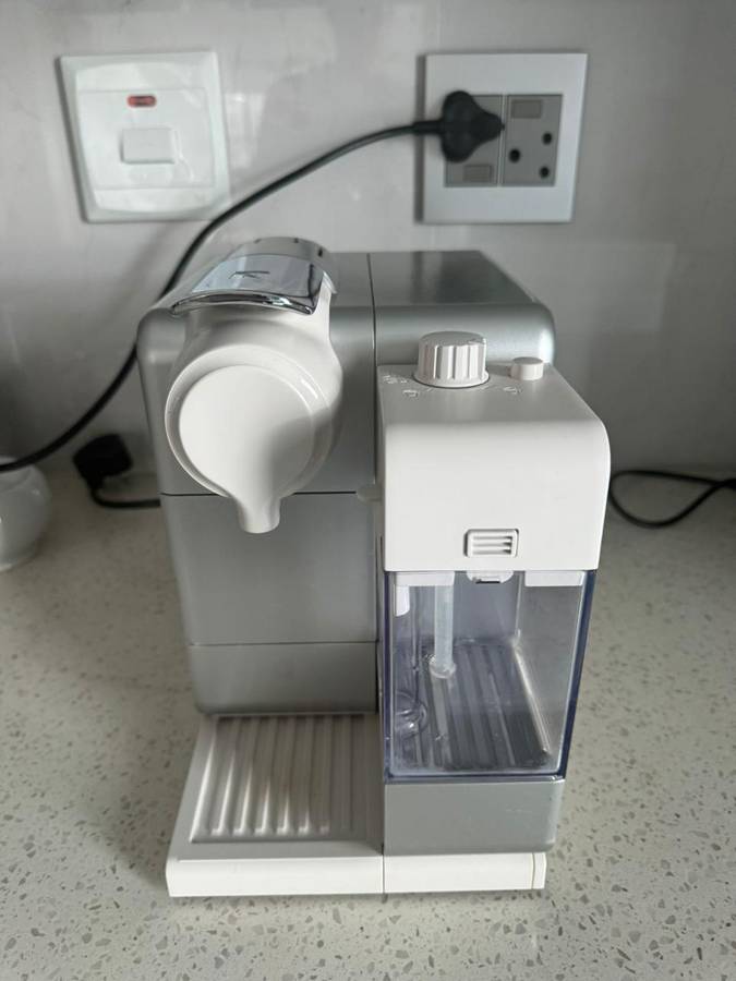 Nespresso - Lattissima Touch Coffee Machine