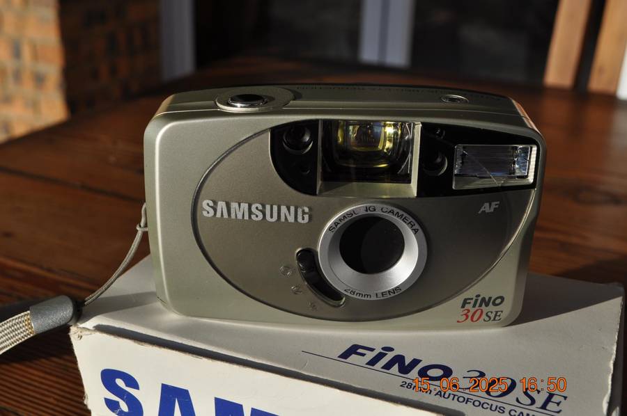 Samsung Fino 30Se 35mm Film Camera