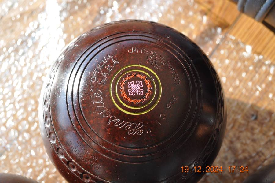 Henselite Super Grip Size 6 Lawn Bowls