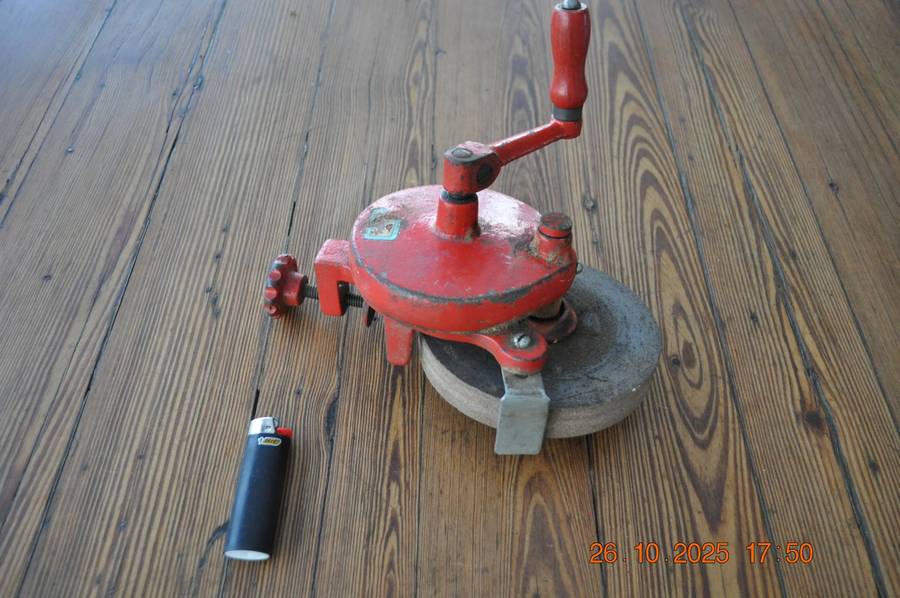 Vintage Rudge Hand Crank Bench Grinder