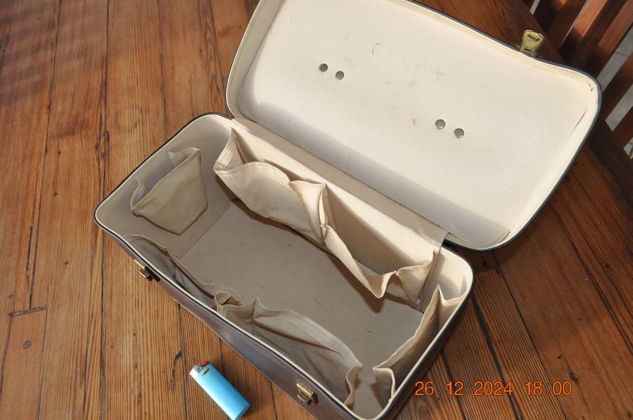 Vintage Roche Vinyl Carry Case