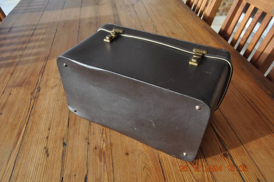 Vintage Roche Vinyl Carry Case