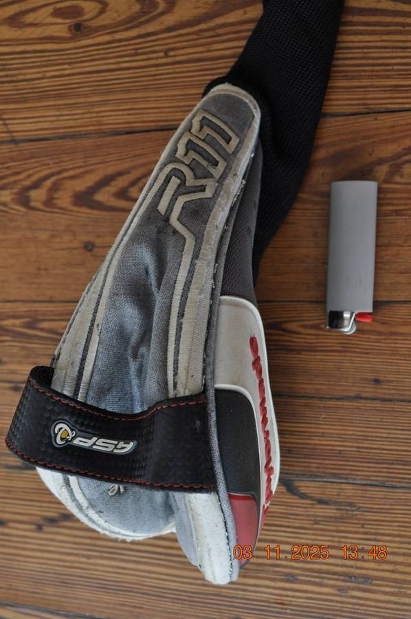 Taylormade R11 Golf Club Head Cover