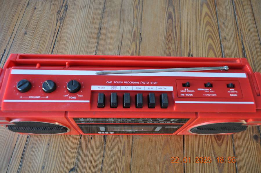 Vintage 1980s KIC Stereo Radio Cassette (parts or repair)