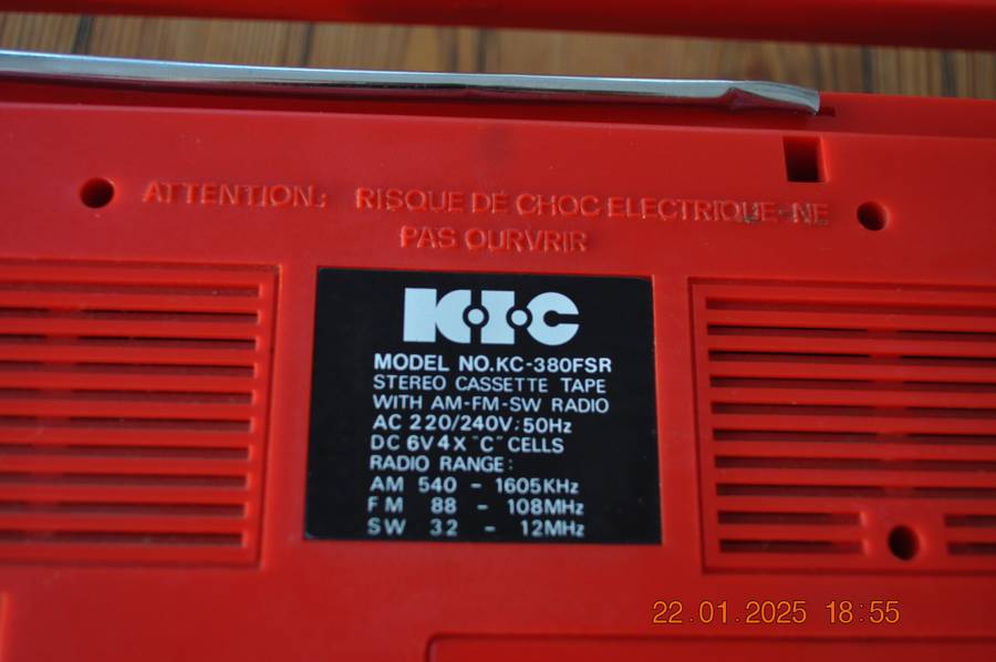 Vintage 1980s KIC Stereo Radio Cassette (parts or repair)