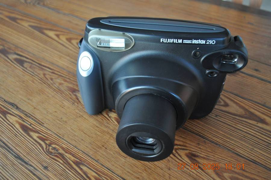 Fijifilm Instant Camera Instax 210 (as is)