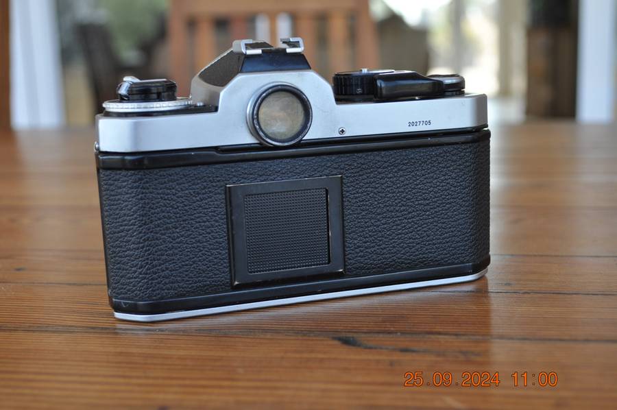 Nikon FE2 35mm Film Camera Lens Nikon 50mm 1:1.8