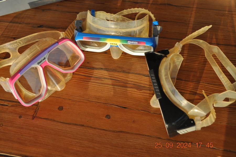 Old School Scuba Diving Masks Mares Cressi