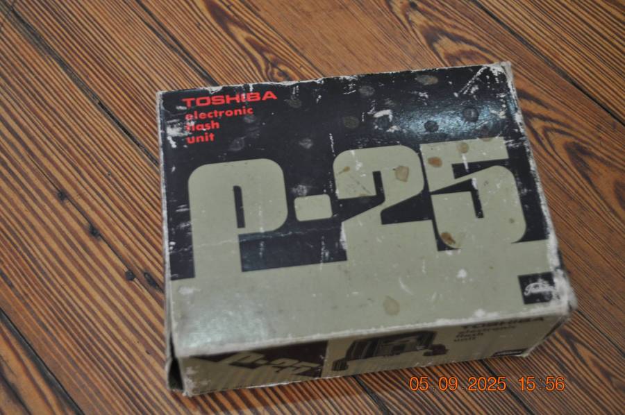 Vintage Toshiba P-25 Flash For Polaroid Land Camera