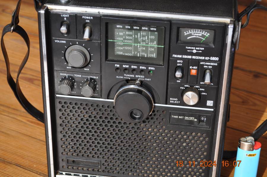 Vintage Sony ICF-5800H 5 Band Radio Sky Sensor Am Fm