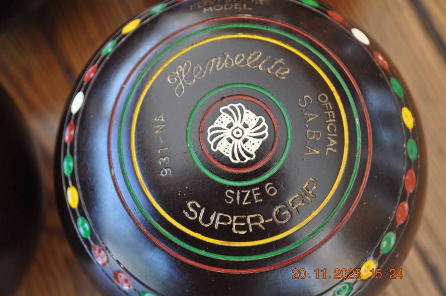 Henselite Super Grip Size 6 Lawn Bowls