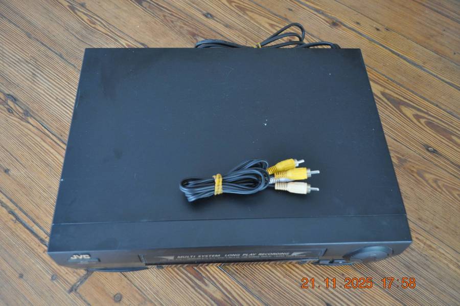 JVC VHS Video Cassette Player (tested working)