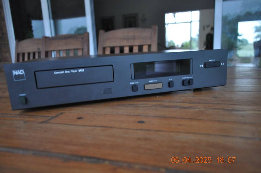 NAD 5420 CD Player (display not working)