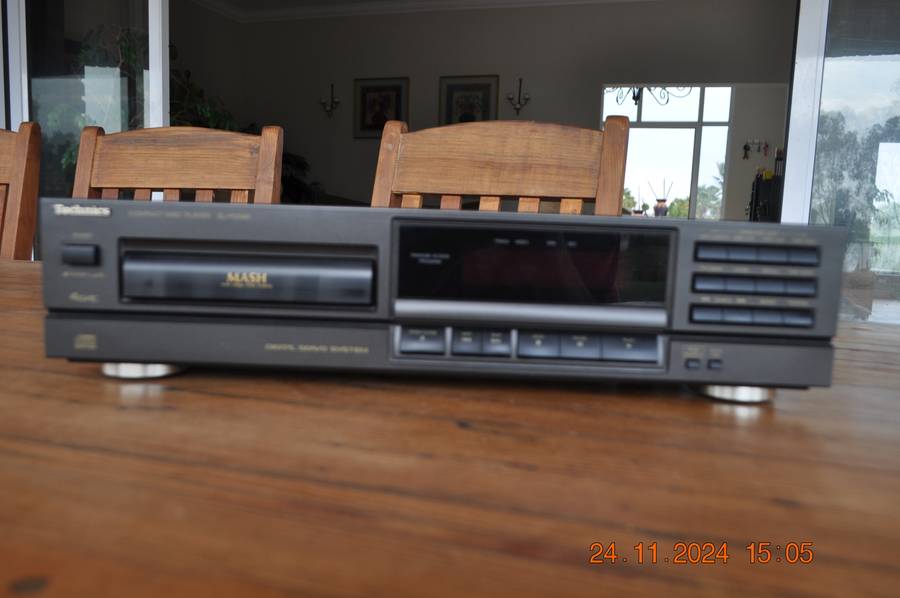 Technics SL-PG340 CD Player