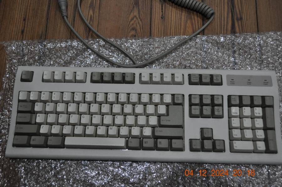 Vintage Acer Din 5 Pin Computer Keyboard