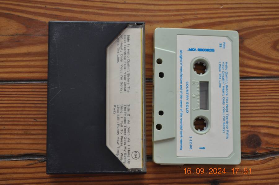 Country Gold (Cassette)