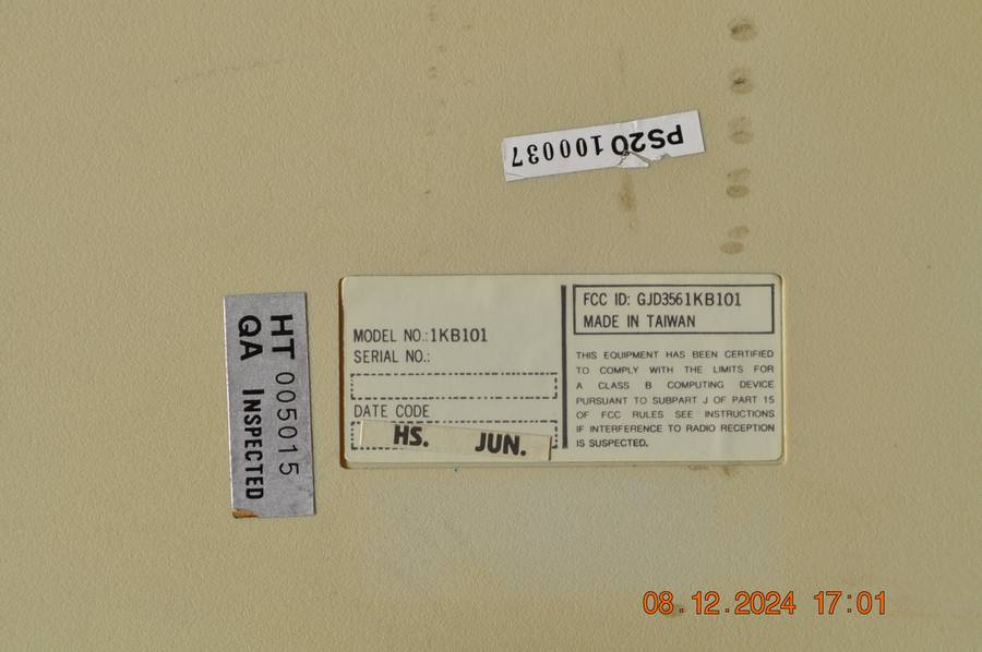 Vintage computer DIN 5 pin keyboard