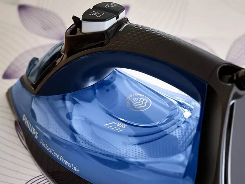 SECONDHAND PHILIPS Perfectcare 2500W Steam Iron Blu