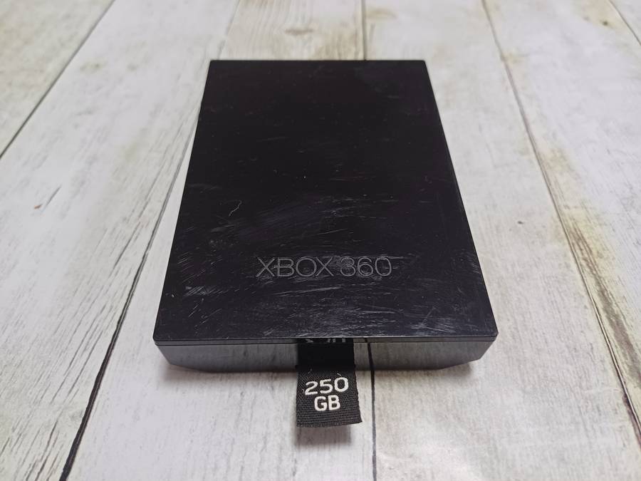 Large lot of XBox 360 items incl. Working console, Kinnect, Games, Remotes etc. See description!