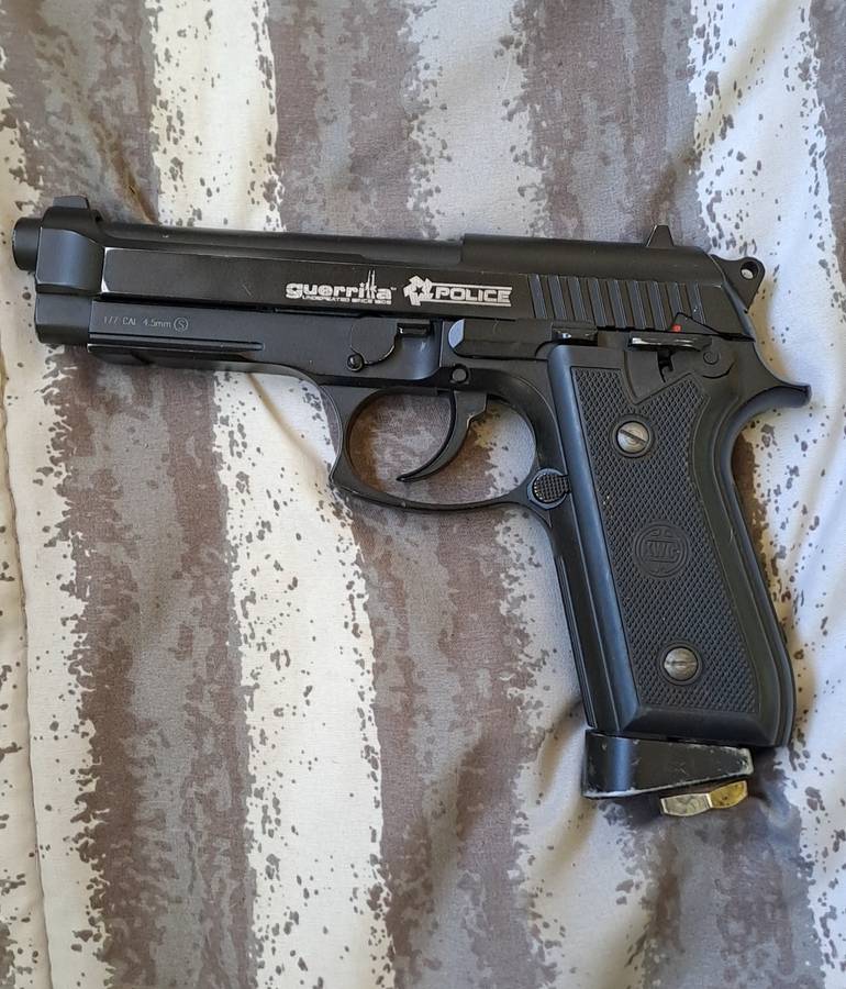 Guerrila Police .177 Cll 4.52Mm Pellet Gun. ( Not Tested)