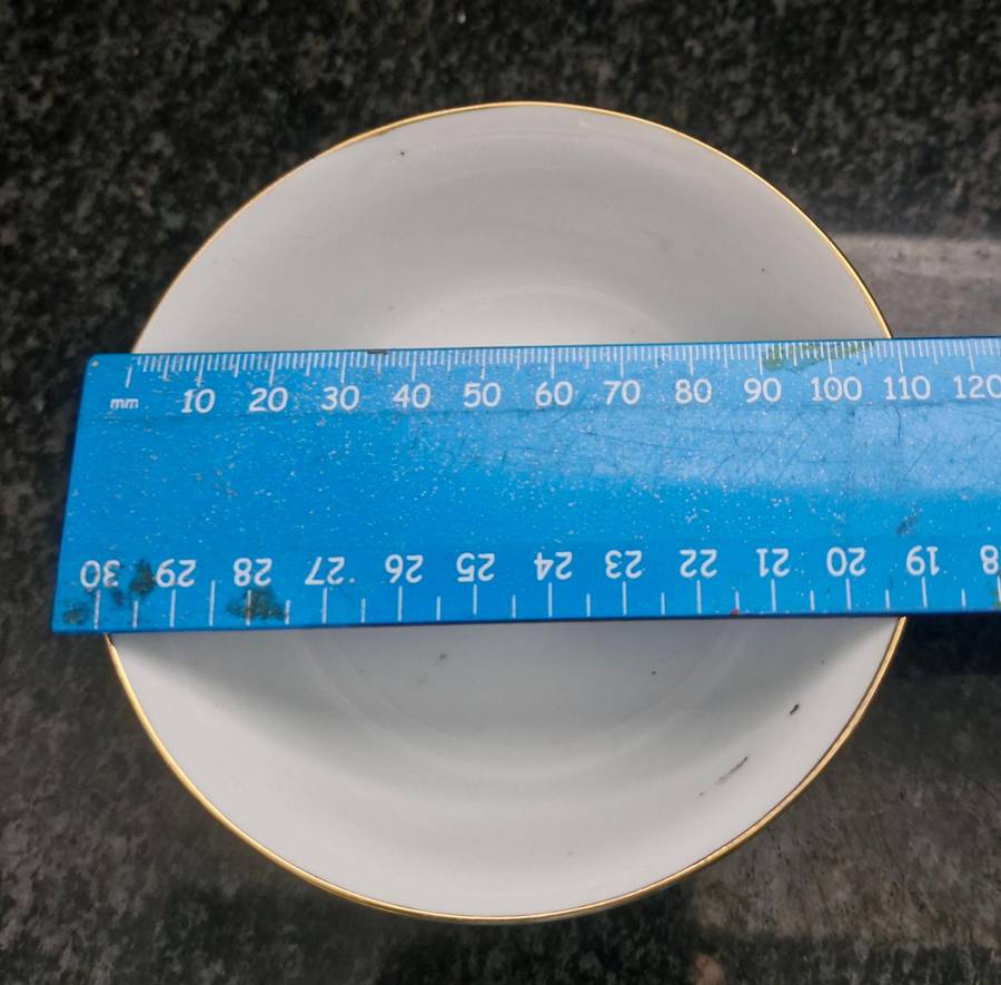 Little oriental bowl with makers mark