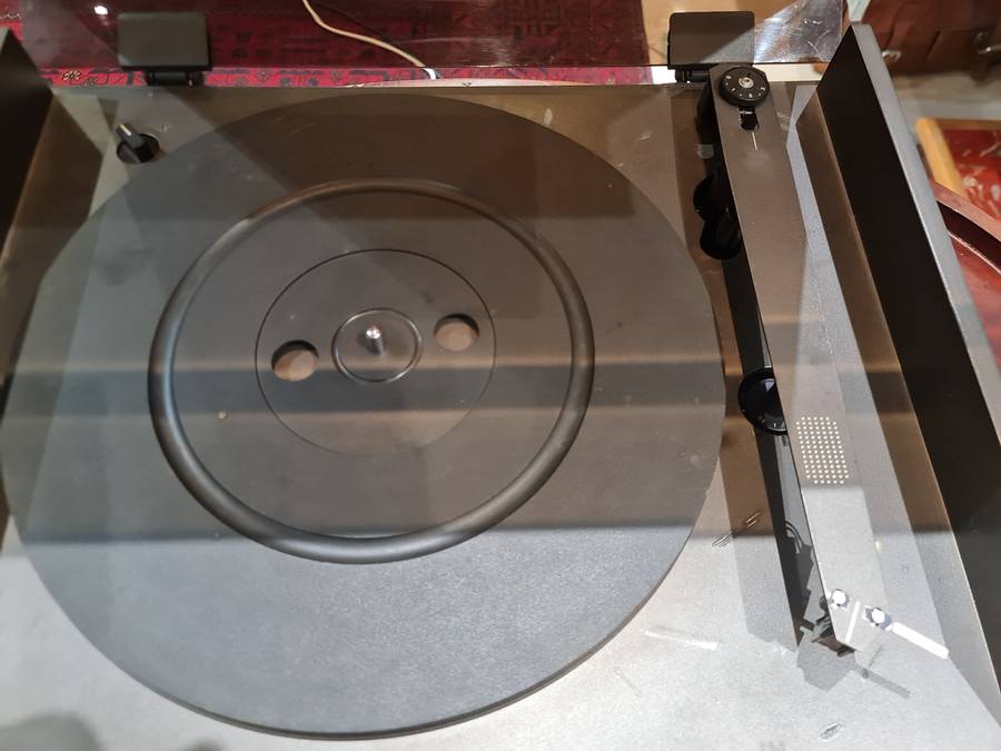 NAD 5120 Belt Drive Turntable