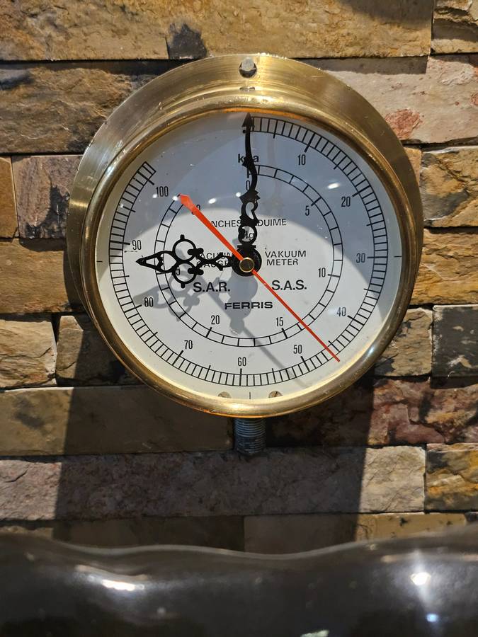 Original SAR SAS brass vacuum gauge by FERRIS