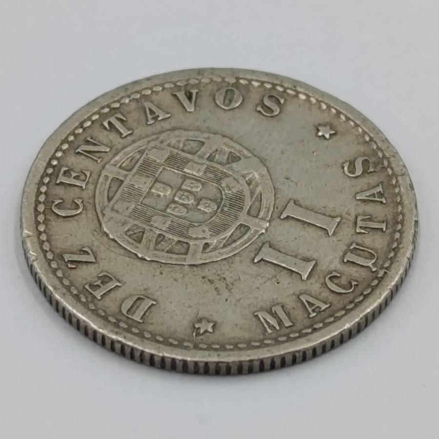 1927 Two Macutas Angota with die break on 7 of 1927 and N of Angola