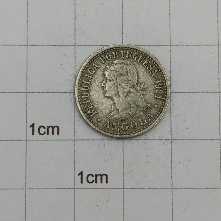 1927 Two Macutas Angota with die break on 7 of 1927 and N of Angola