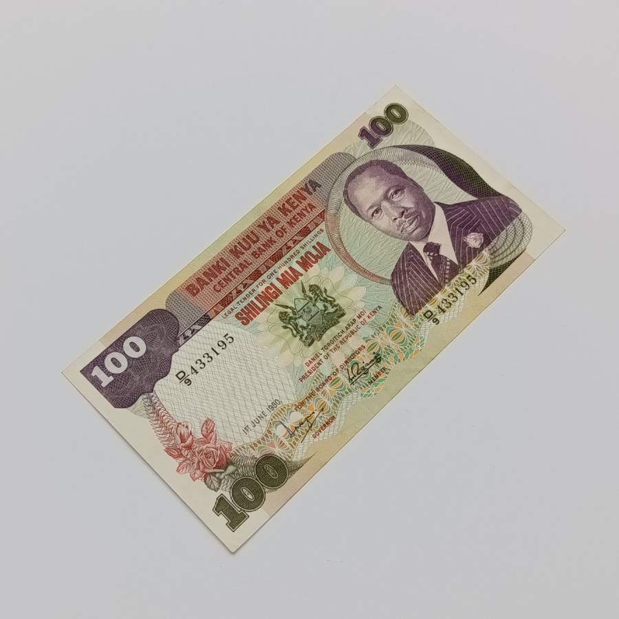 Kenya 100 Shilling 1980 uncirculated (dents)