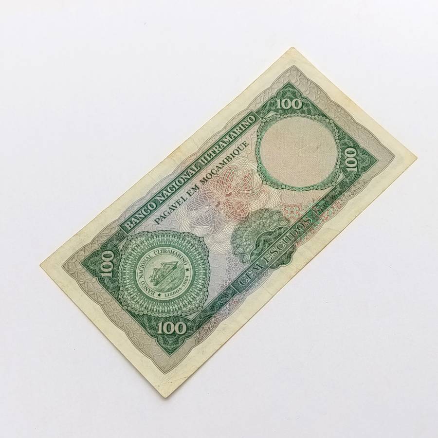 Mozambique 100 Escudos 1961 3 different variations of this banknote