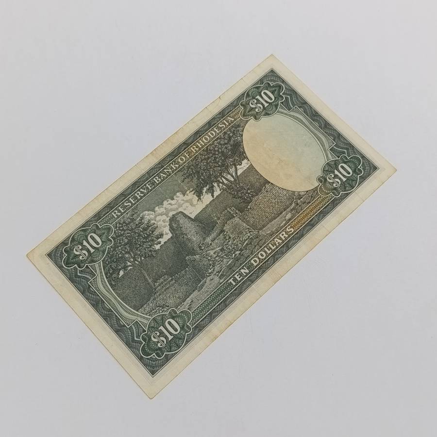 Rhodesia Ten dollars banknote 1 March 1976 VF+ condition